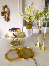 Load image into Gallery viewer, 9&quot; Set Of Four Wavy Plates With Gold
