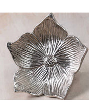 Load image into Gallery viewer, Silver Flower Bowl
